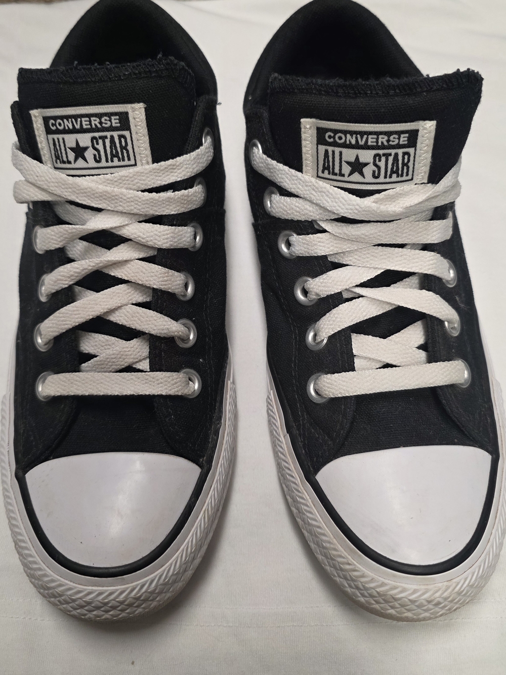 Women's Converse Size 8